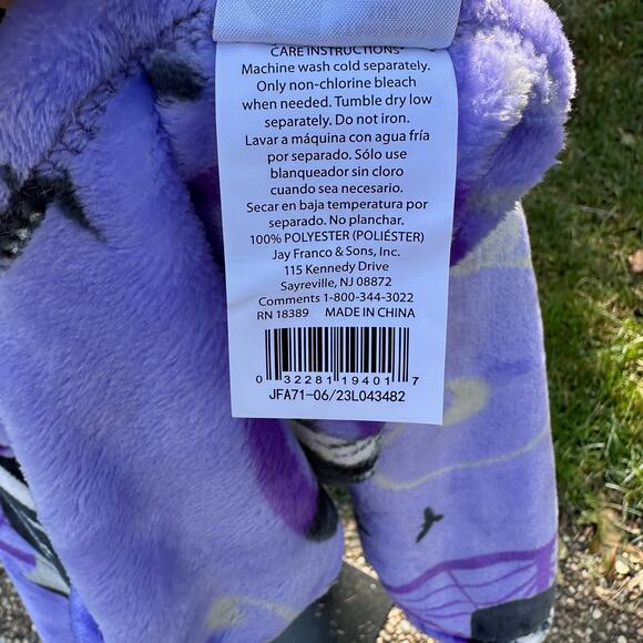 Netflix Wednesday Addams Throw Blanket 60 in. x 70 in. Purple Umbrella NWT - Picture 11 of 12